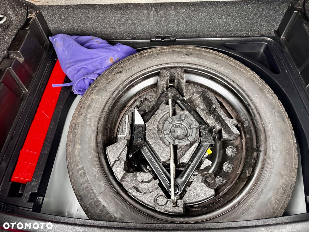 Volvo V40 T3 Kinetic - 24