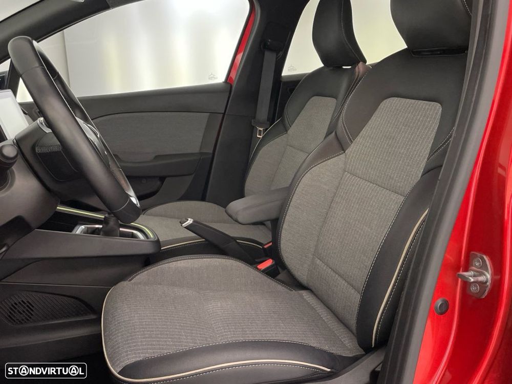 Renault Clio 1.0 TCe Techno — fotografia 17