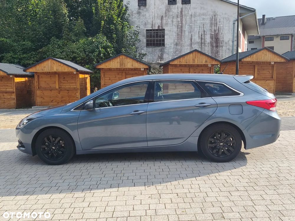 Hyundai i40 Kombi blue 1.6 Family+ - 4