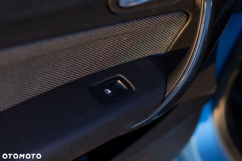 BMW Seria 1 120i Advantage - 5