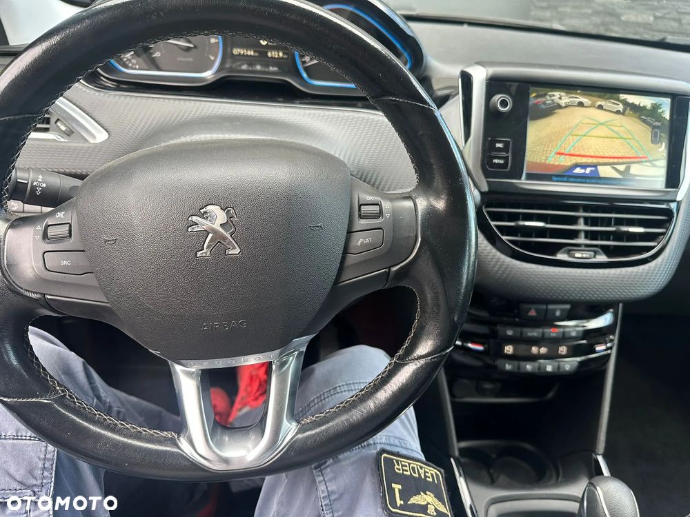 Peugeot 2008 1.2 Pure Tech Style S&S EAT6 - 11