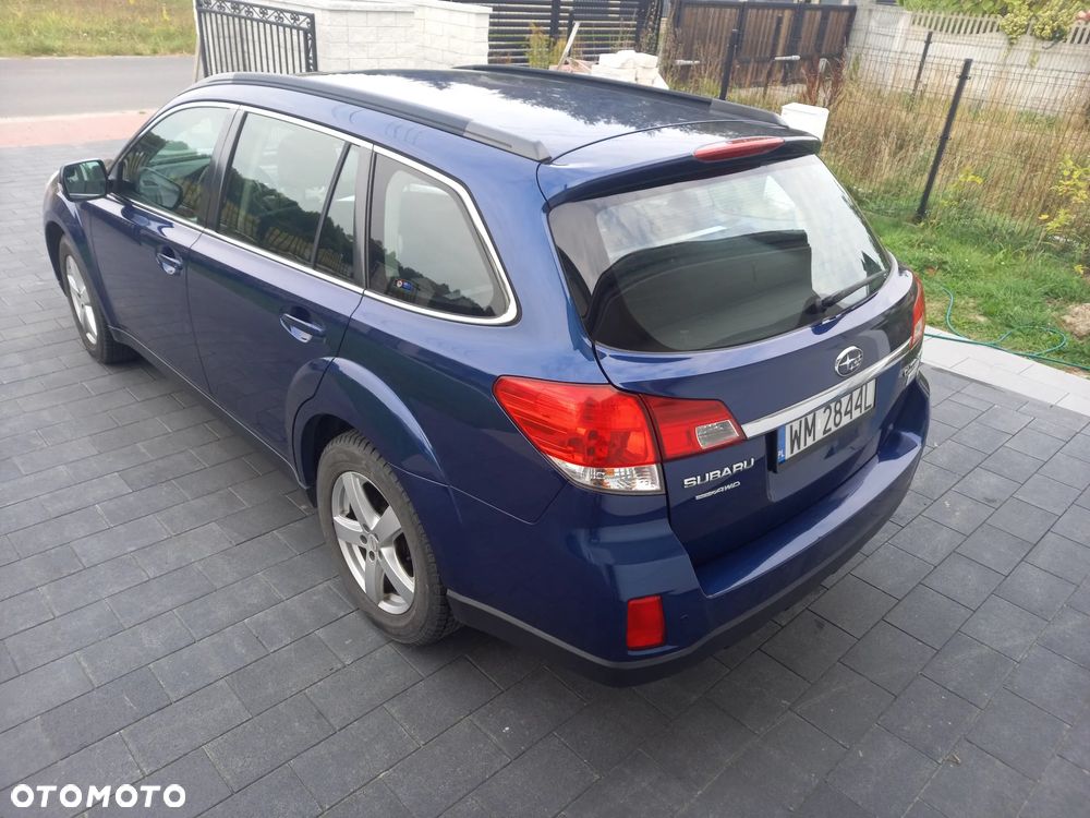 Subaru Outback 2010 photo 4