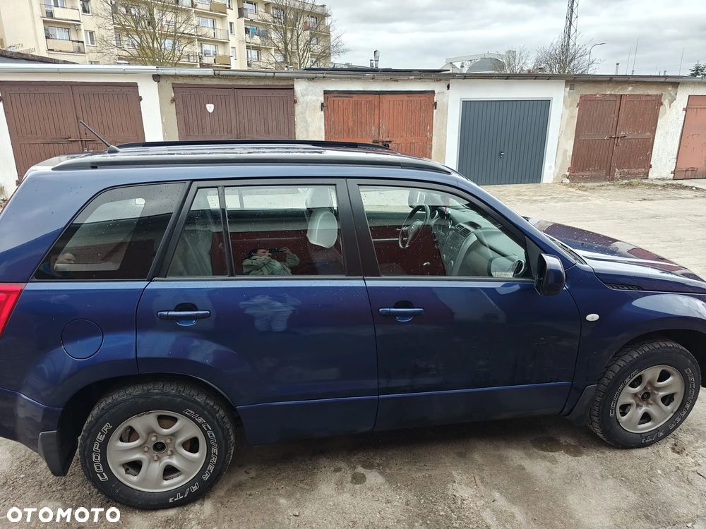 Suzuki Grand Vitara 2.0 - 6