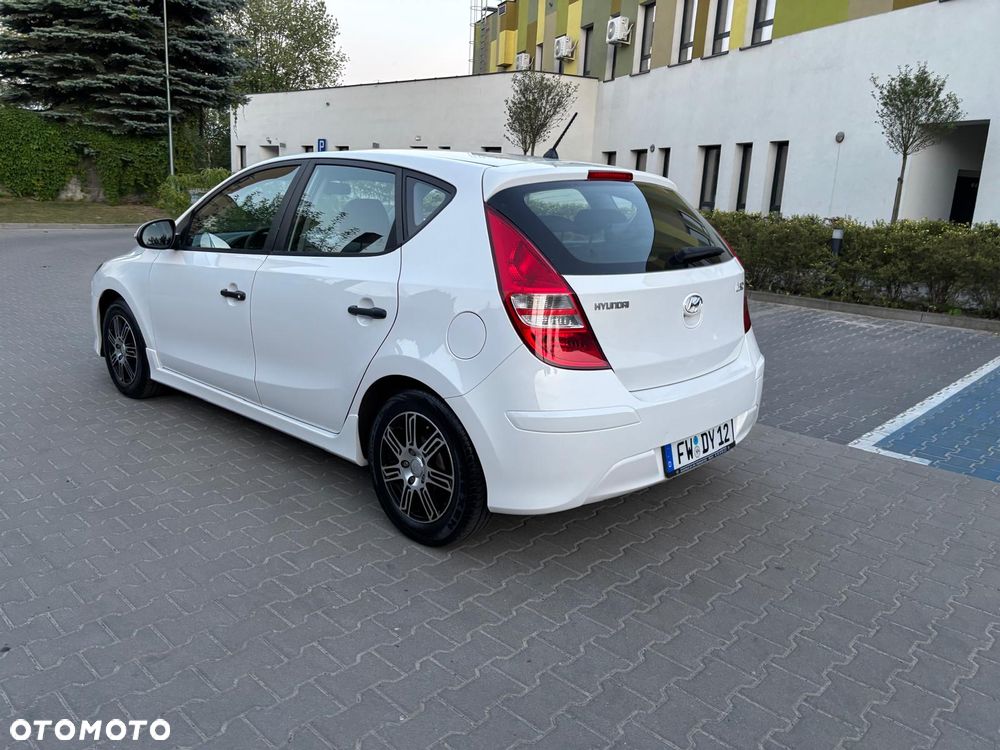 Hyundai i30 1.4 Comfort World Cup - 32