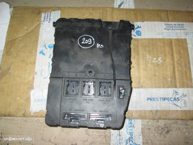 Caixa Fusiveis 8200309690 RENAULT MEGANE 2 2002 1,5DCI SIEMENS RENAULT MEGANE 2 2004 1.5DCI 100CV 3P PRETO SIEMENS RENAULT MEGANE 2 2004 1.5DCI 80CV 5P PRETO - 2