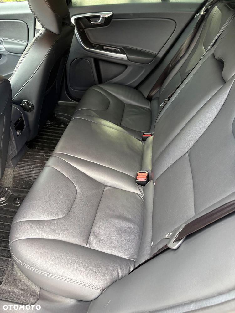 Volvo V60 D3 Geartronic Kinetic - 19