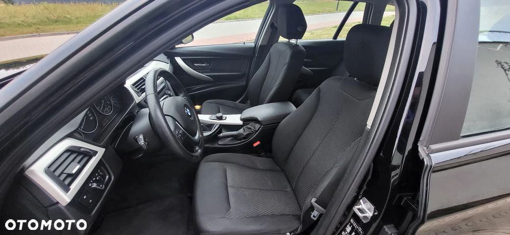 BMW Seria 3 318d DPF Edition Exclusive - 17