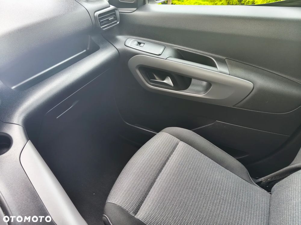 Toyota Proace City Verso 1.2 Turbo L1 Team Deutschland - 14