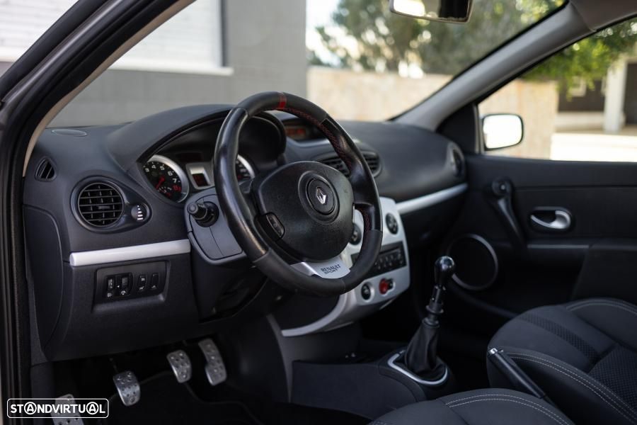 Renault Clio 2.0 16V Sport - 31