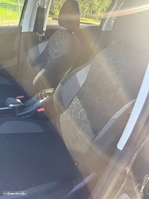 Peugeot 2008 1.5 BlueHDi Style - 17