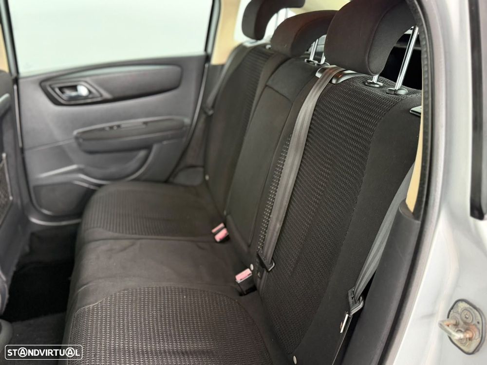 Citroën C4 1.6 e-HDi Exclusive CMP6 - 6