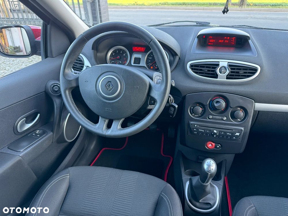 Renault Clio TCe 100 Expression - 17