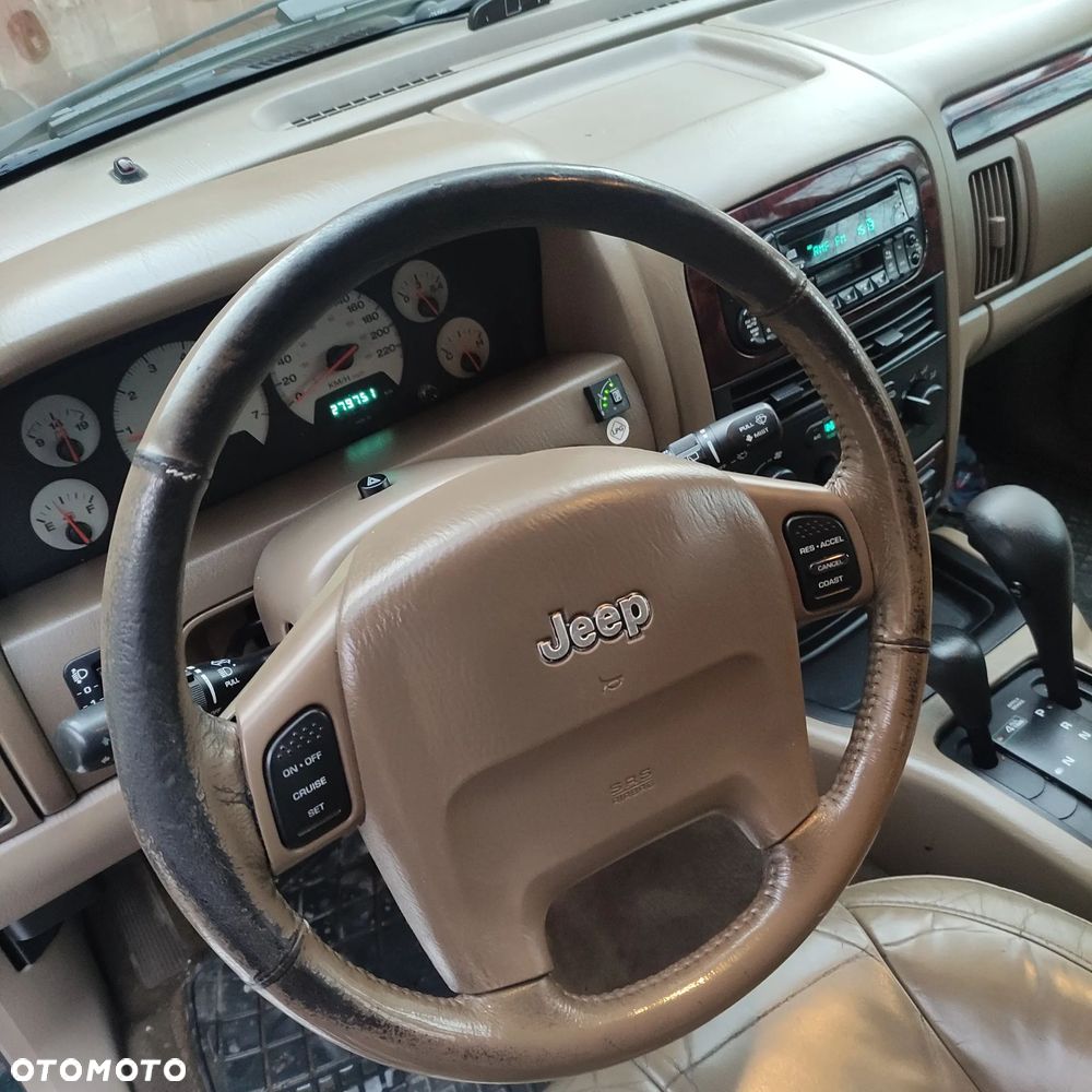 Jeep Grand Cherokee - 11