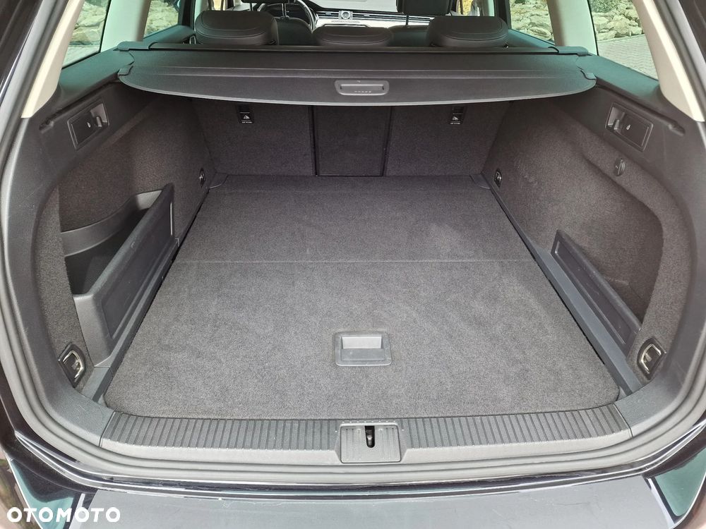 Volkswagen Passat - 26