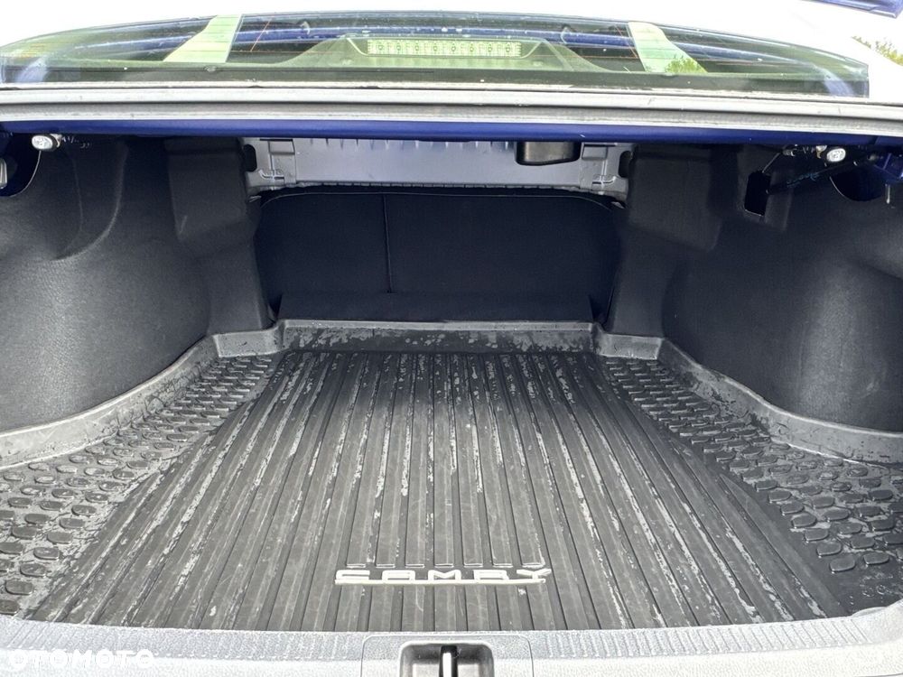 Toyota Camry 2.5 Hybrid Comfort CVT - 14