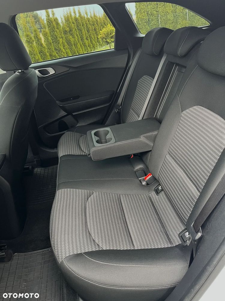 Kia Ceed 1.5 T-GDI L Business Line - 12