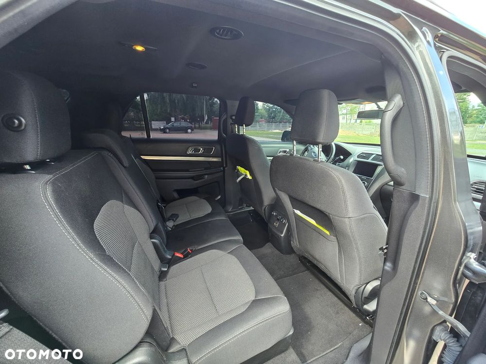 Ford Explorer - 29