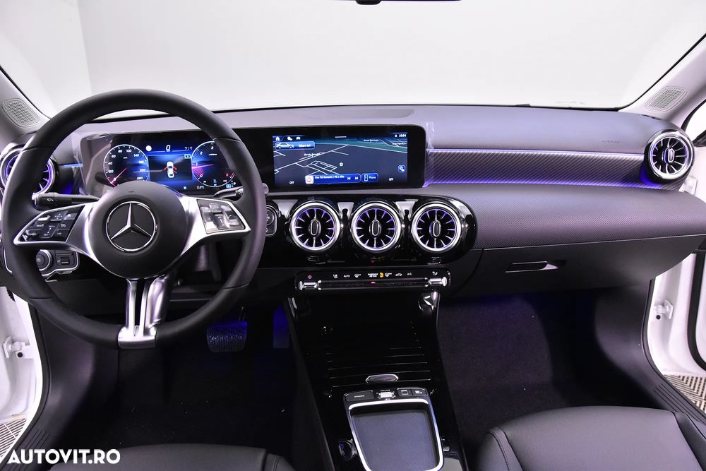 Mercedes-Benz A 200 d Sedan 8G-DCT - 9