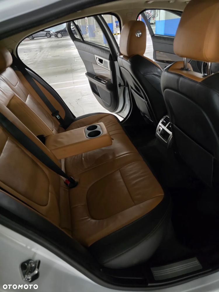 Jaguar XF - 17