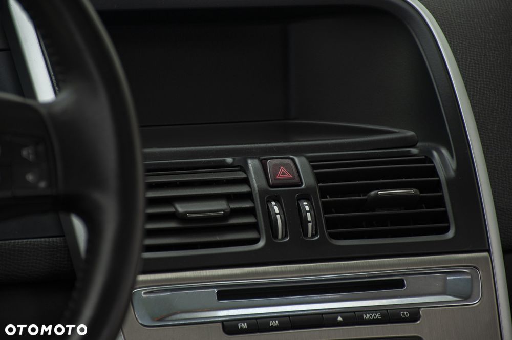 Volvo XC 60 D5 AWD Momentum - 40