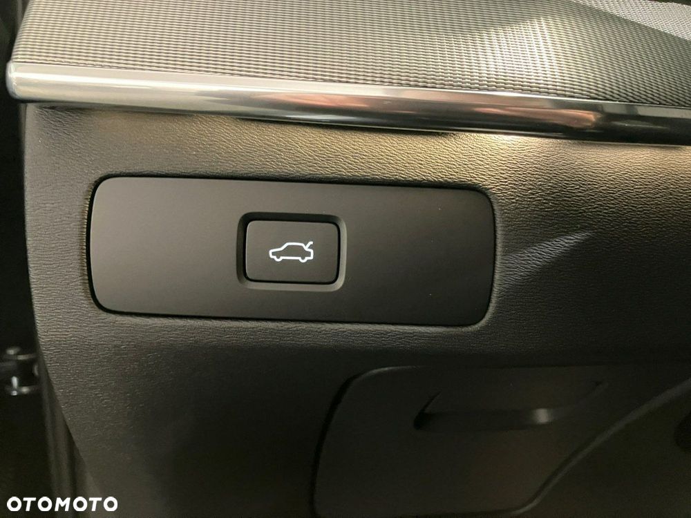 Volvo XC 90 B5 D AWD Plus Bright - 21