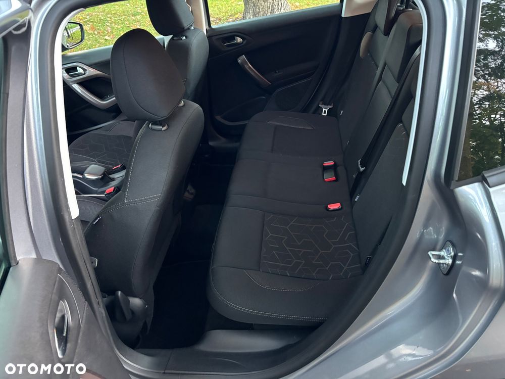 Peugeot 2008 - 14