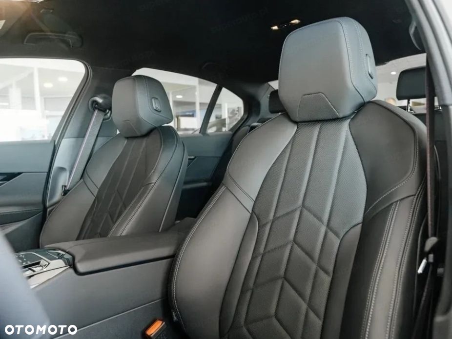 BMW Seria 5 520i mHEV M Sport - 8
