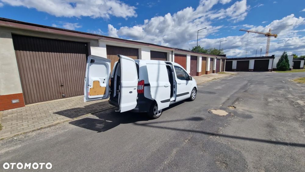 Ford Transit Courier - 11