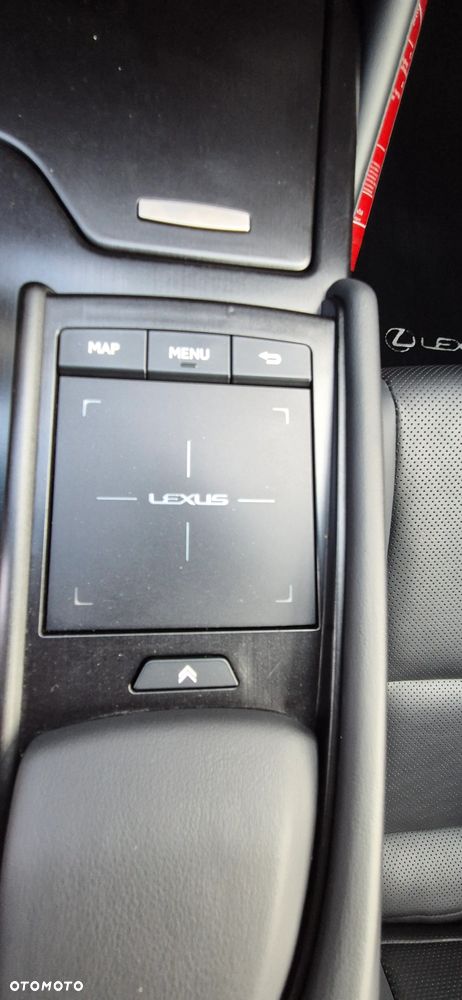Lexus ES 300h Style Edition - 15