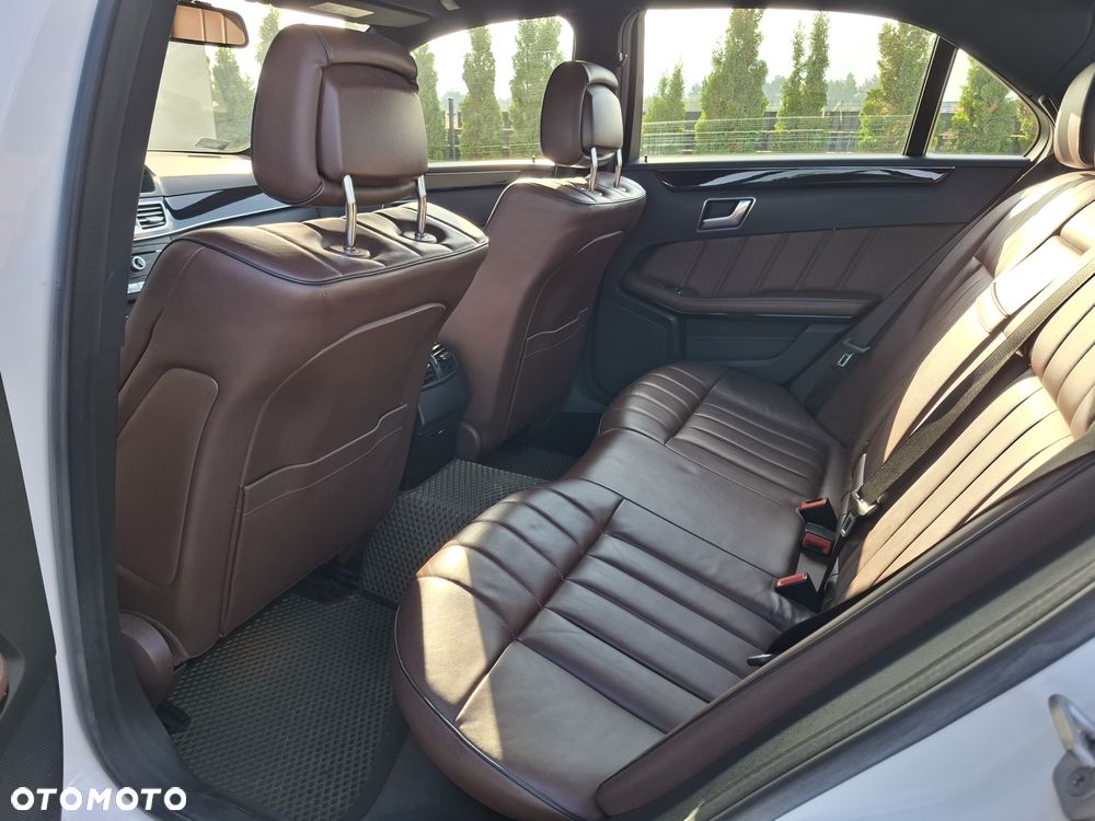 Mercedes-Benz Klasa E 220 BlueTEC 9G-TRONIC Elegance - 13