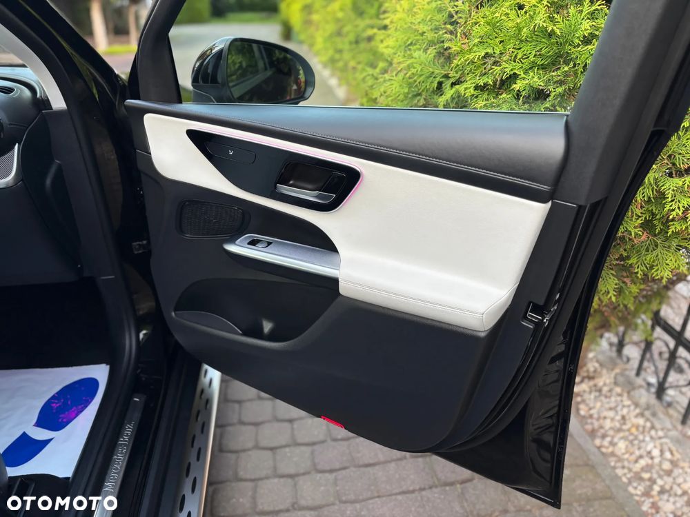 Mercedes-Benz GLC 220 d 4Matic 9G-TRONIC AMG Line Advanced - 12