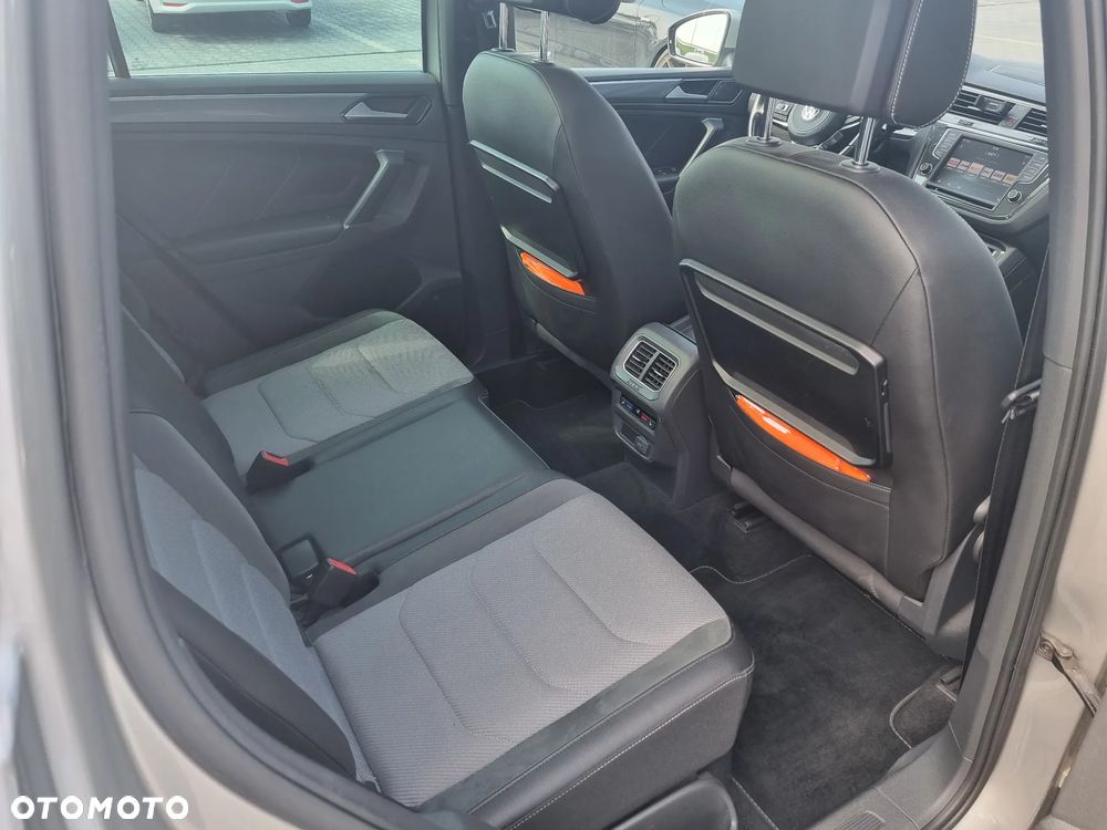 Volkswagen Tiguan 2.0 TDI SCR 4MotION DSG R-Line - 17