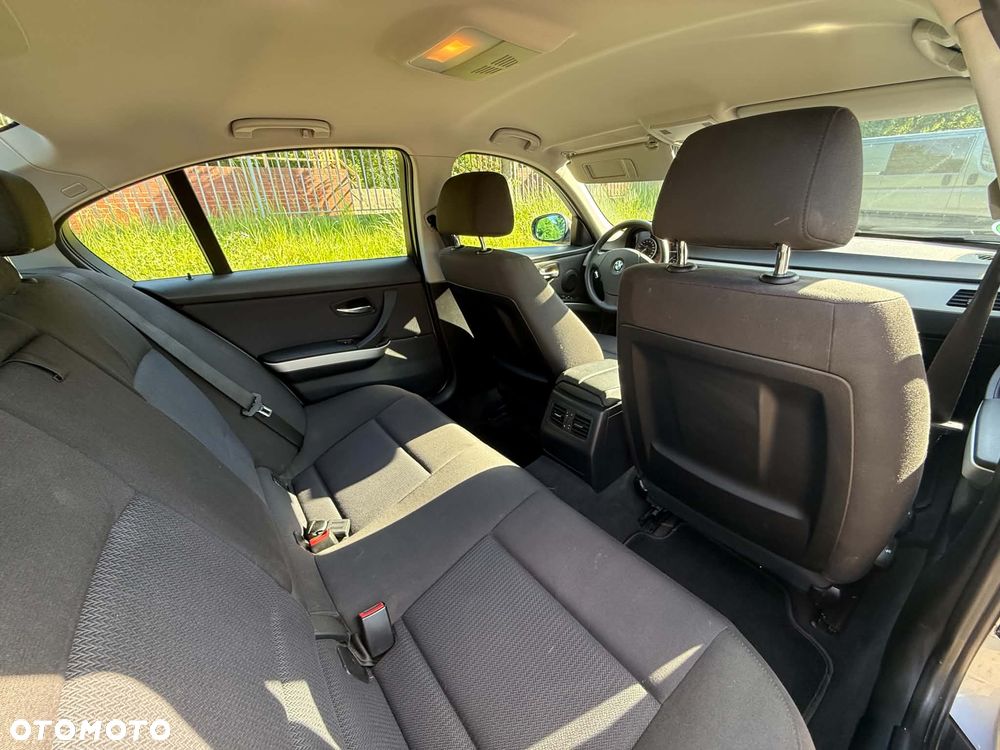 BMW Seria 3 316d - 10