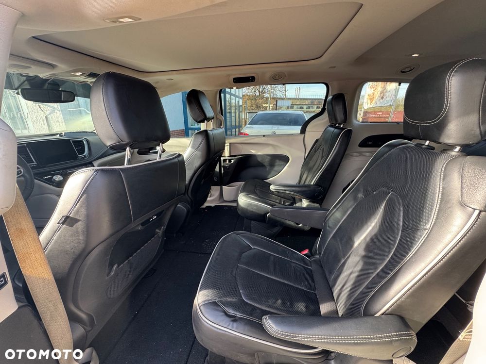 Chrysler Pacifica - 14