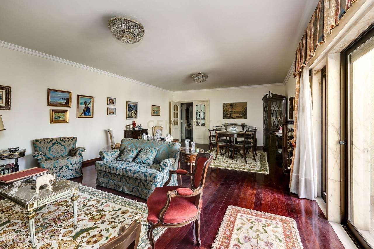 Apartamento T3 em Algés com Varandas e Garagem - Grande imagem: 5/24