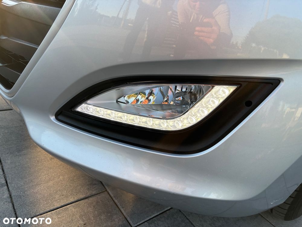 Hyundai i30 blue Kombi 1.6 GDi YES Silver - 20