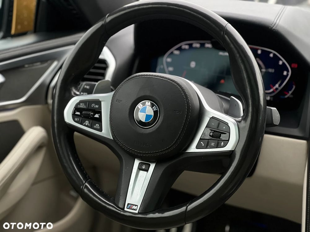 BMW Seria 8 - 29