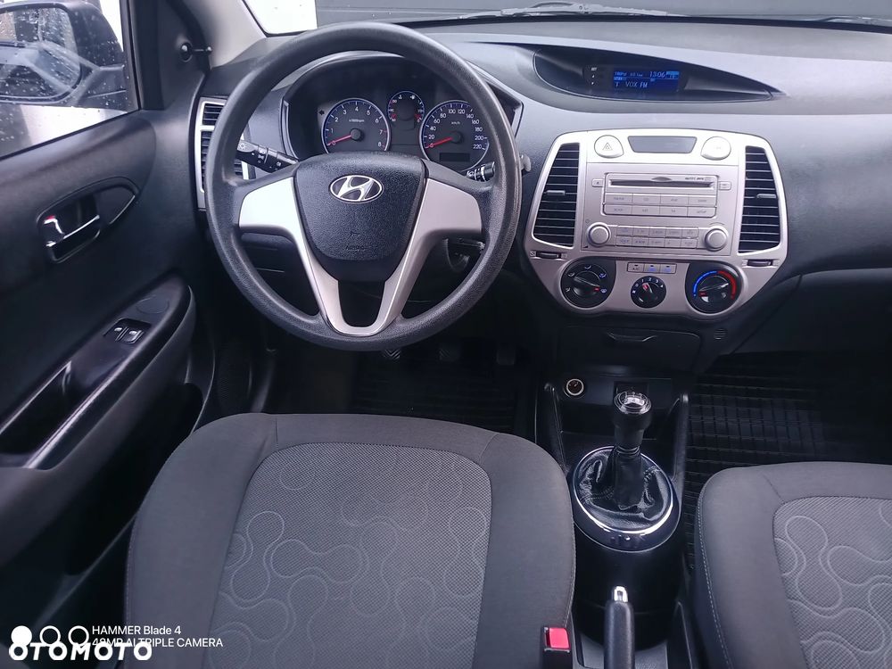 Hyundai i20 1.2 FIFA WM Edition - 14