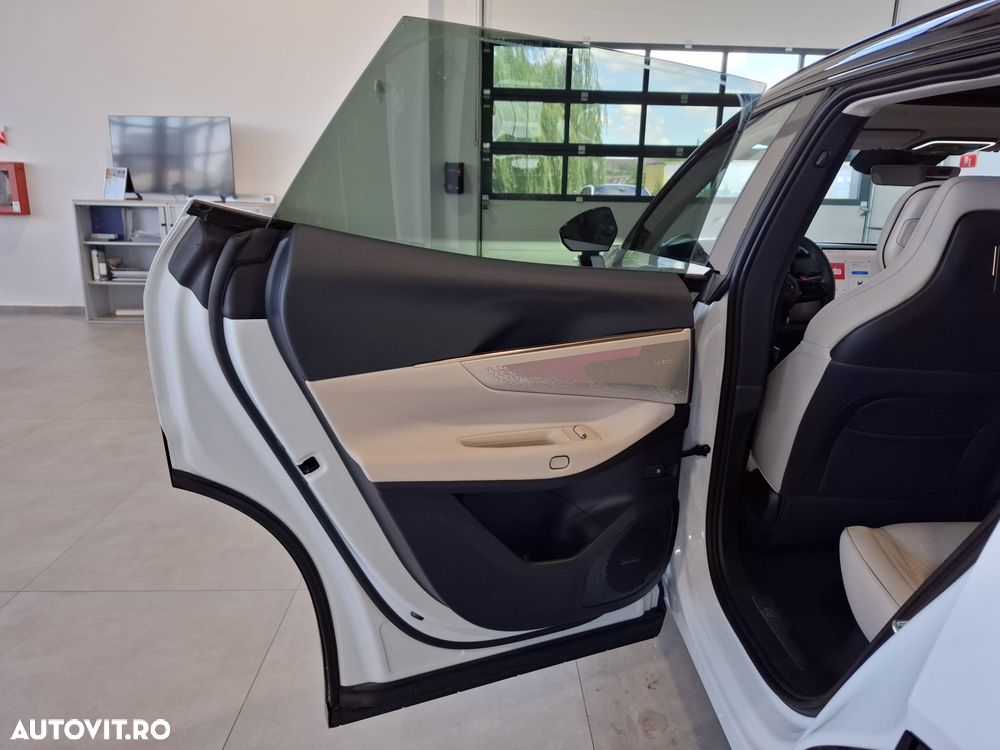 Lynk&Co 08 - 15