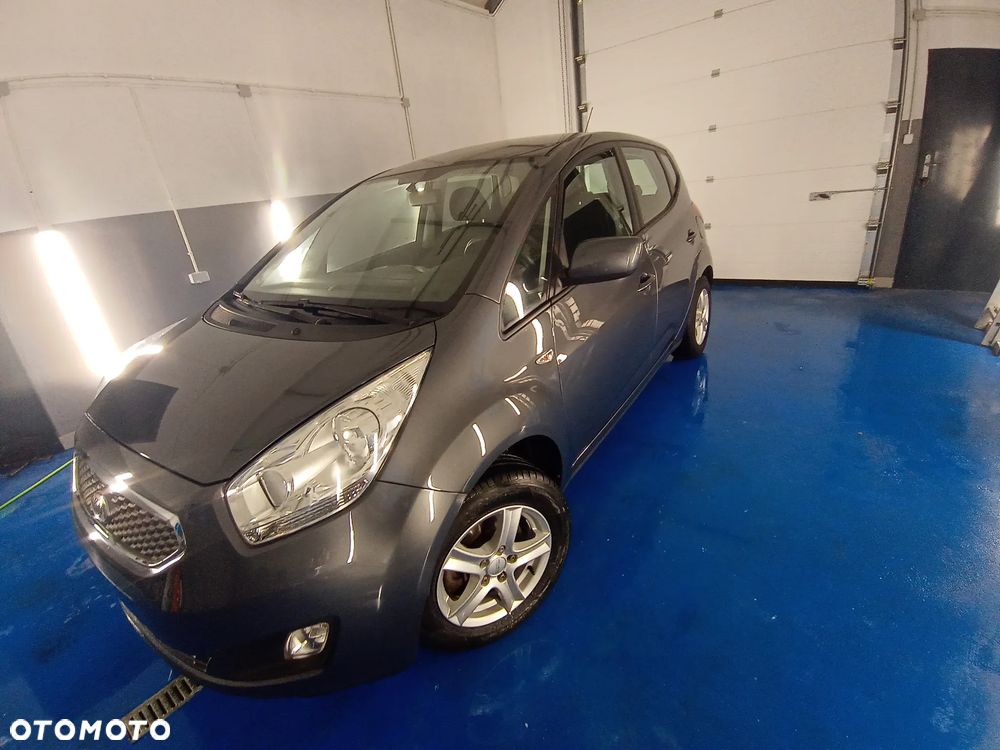 Kia Venga 2012 photo 2