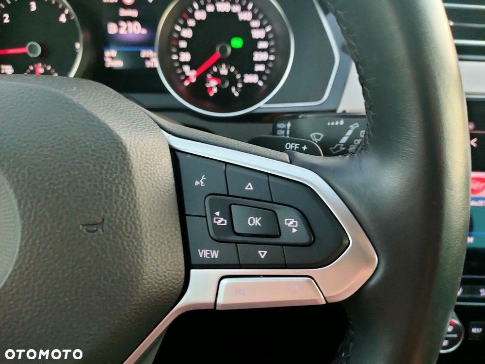 Volkswagen Passat - 21