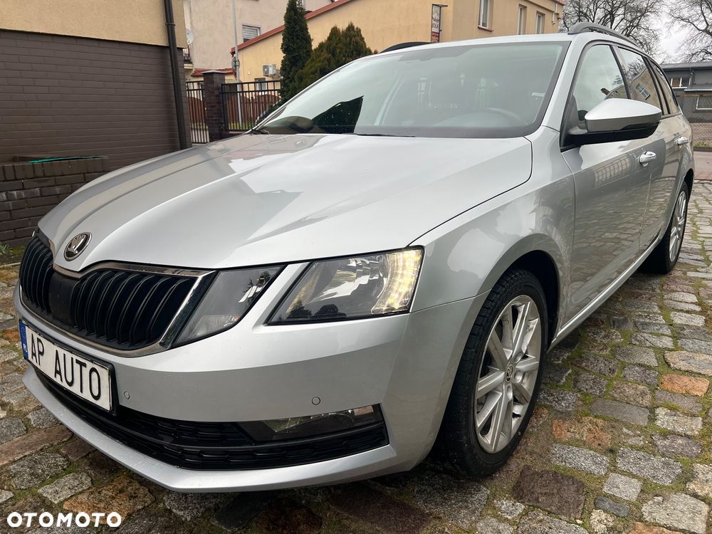 Skoda Octavia 1.6 TDI DSG Ambition - 1