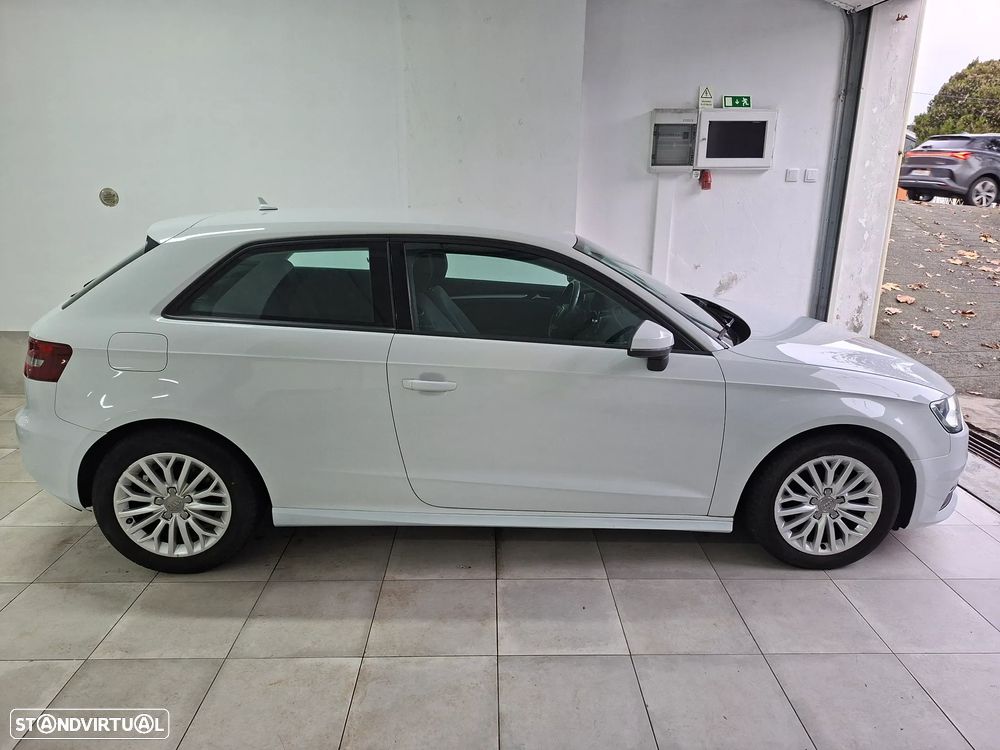 Audi A3 1.6 TDI Advance Ultra - 5