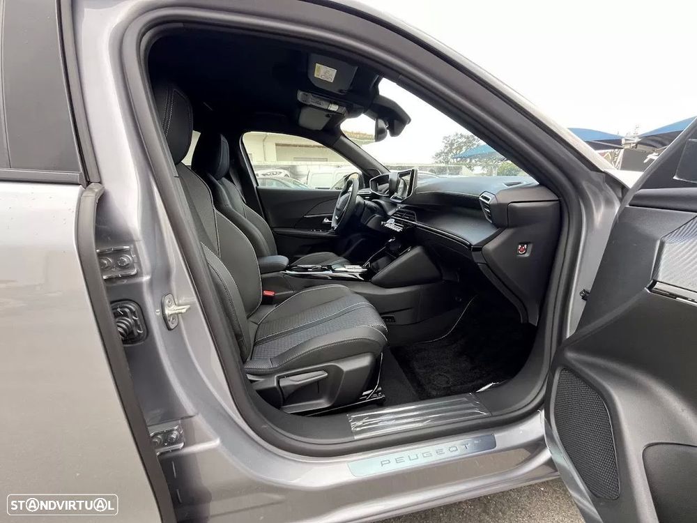 Peugeot e-2008 50 kWh GT - 30
