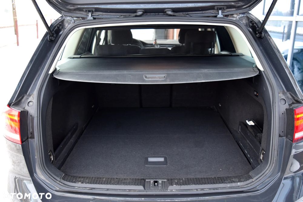 Volkswagen Passat 2.0 TDI (BlueMotion Technology) Comfortline - 9