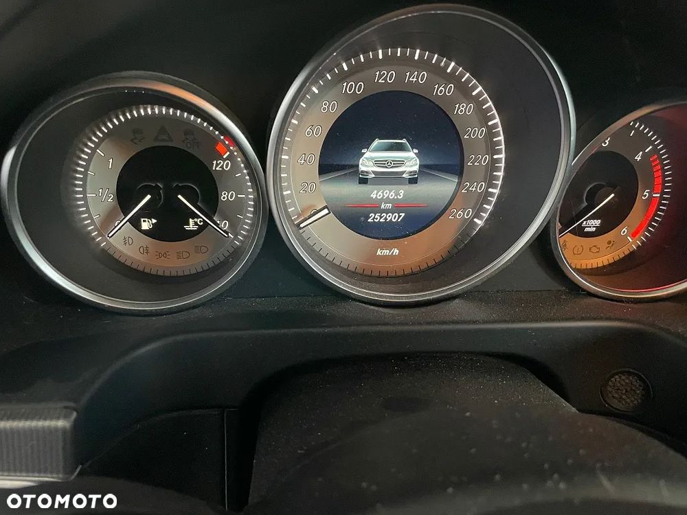 Mercedes-Benz Klasa E 350 BlueTEC 4-Matic Avantgarde - 9