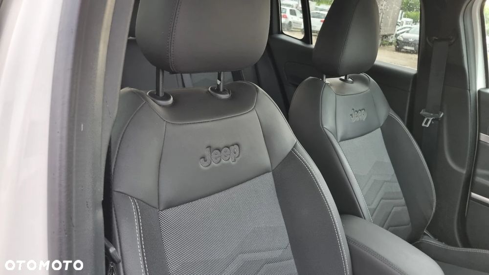 Jeep Avenger 1.2 GSE T3 Turbo-Benzin GDI Summit - 38