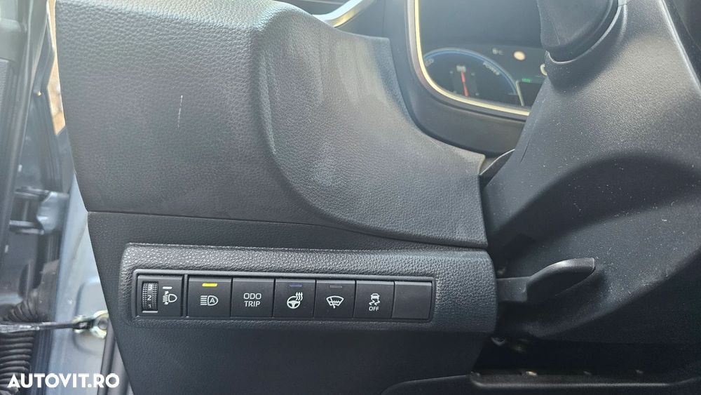 Toyota Corolla 1.8 HEV Business - 13