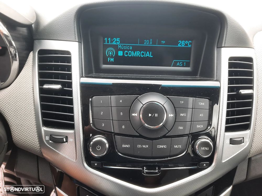 Chevrolet Cruze 2.0 VCDi LT - 27