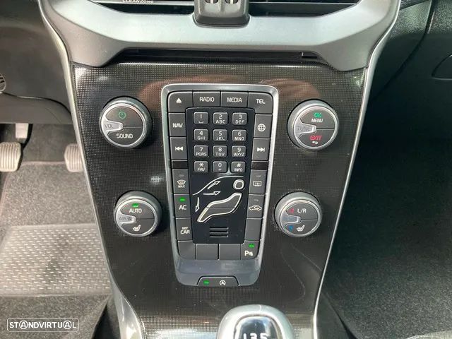 Volvo V40 T2 Momentum - 27
